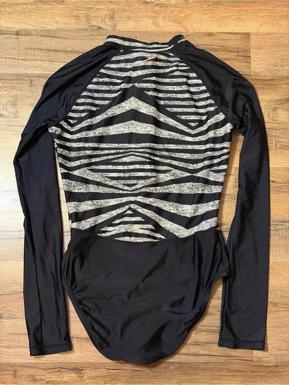 Speedo long sleeve Black Gray Swimsuit Coral Zip Sz S beach pool travel vacation